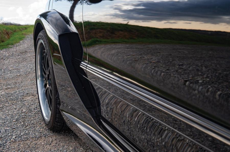 Детали экстерьера Mercedes-Benz CLK55 AMG DTM Street Version 2005 года  (фото 13 из 25)